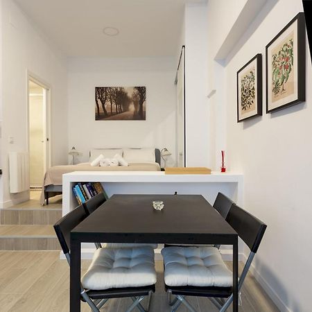 1 Bedroom 1 Bathroom Furnished - Av De America - Studio - Mintystay Мадрид Екстериор снимка