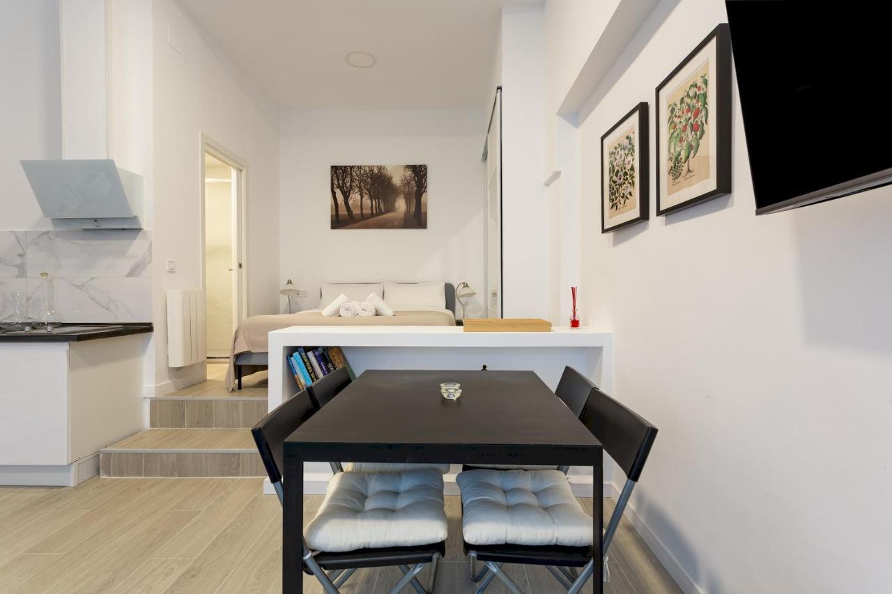 1 Bedroom 1 Bathroom Furnished - Av De America - Studio - Mintystay Мадрид Екстериор снимка